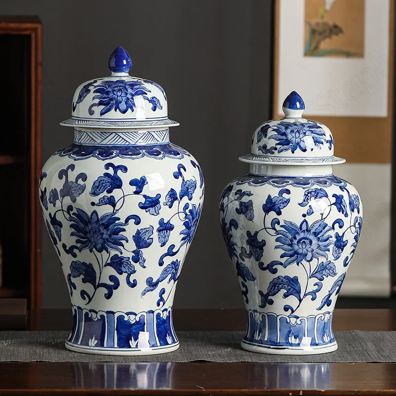 Large Classical Blue and White Porcelain Vase Chinese Modern Handdrawn Flowers and Birds Storage Jar with Lid Tabletop Vases
Large Classical Blue and White Porcelain Vase Chinese Modern Handdrawn Flowers and Birds Storage Jar with Lid Tabletop Vases