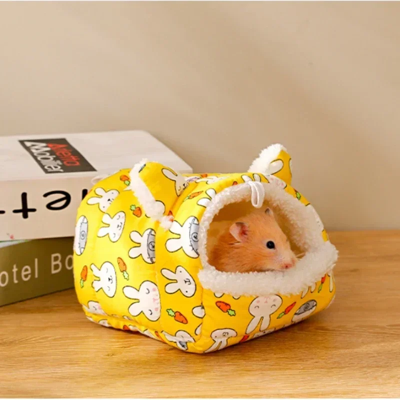 Hamster House Winter Warm Soft Beds Small Animal Nest for Squirrel Nest Guinea Pig House Rodent Hedgehog Bed Hamster Accessories
Hamster House Winter Warm Soft Beds Small Animal Nest for Squirrel Nest Guinea Pig House Rodent Hedgehog Bed Hamster Accessories