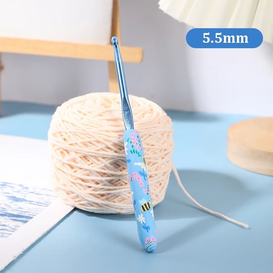 1Pcs/2.0-10.0mm Little Bee Print Crochet Hooks Crochet Needles for Beginners and Knitting Crocheting Yarn DIY Crafts Supplies 1Pcs/2.0-10.0mm Little Bee Print Crochet Hooks Crochet Needles for Beginners and Knitting Crocheting Yarn DIY Crafts Supplies