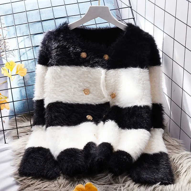 2023 Women Autumn Winter New Imitation Mink Velvet Knit Coats Female Contrast Color Cardigan Ladies Short Sweater Jackets S565
2023 Women Autumn Winter New Imitation Mink Velvet Knit Coats Female Contrast Color Cardigan Ladies Short Sweater Jackets S565