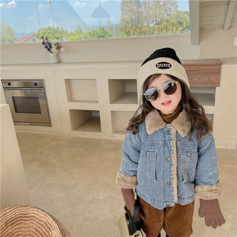 Autumn Winter Thicken Baby Boys girls Denim Jacket Plus Cashmere Warm Jean Thicken Plus Velvet Children Outerwear Fashion Coat
Autumn Winter Thicken Baby Boys girls Denim Jacket Plus Cashmere Warm Jean Thicken Plus Velvet Children Outerwear Fashion Coat