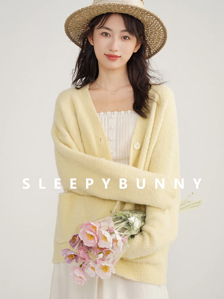 Women Knitted Cardigan V-Neck Long Sleeve Sweaters Fashion Solid Color Knitting Top Female 2024 Spring Elegant Casual Coat
Women Knitted Cardigan V-Neck Long Sleeve Sweaters Fashion Solid Color Knitting Top Female 2024 Spring Elegant Casual Coat