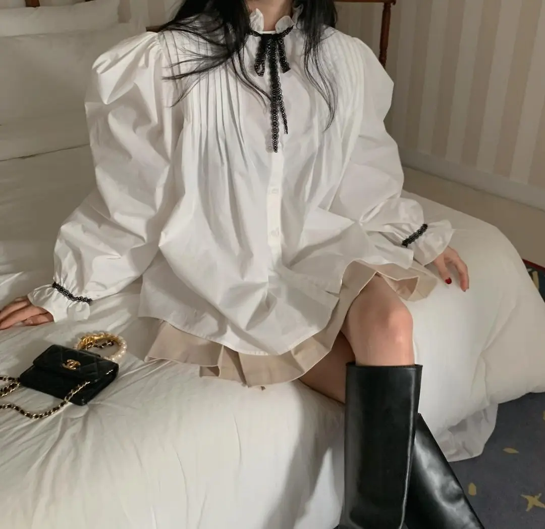 SuperAen Spring 2024 New Retro Style Pleated High Collar Bubble Sleeves Long Sleeved Shirt
SuperAen Spring 2024 New Retro Style Pleated High Collar Bubble Sleeves Long Sleeved Shirt