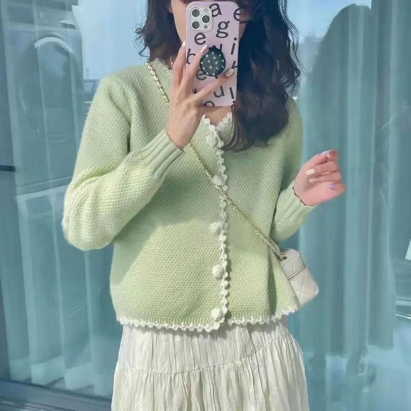Sweater women knitted cardigan women autumn 2023 new design sense of niche chic gentle long sleeve v neck cardigan sweater
Sweater women knitted cardigan women autumn 2023 new design sense of niche chic gentle long sleeve v neck cardigan sweater