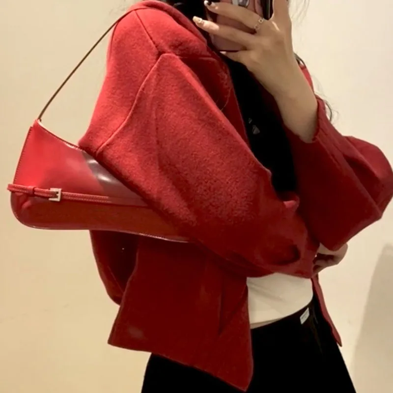 

Upscale women's bag with niche design single shoulder underarm bag Fashion handbag patent leather light luxury medieval bag