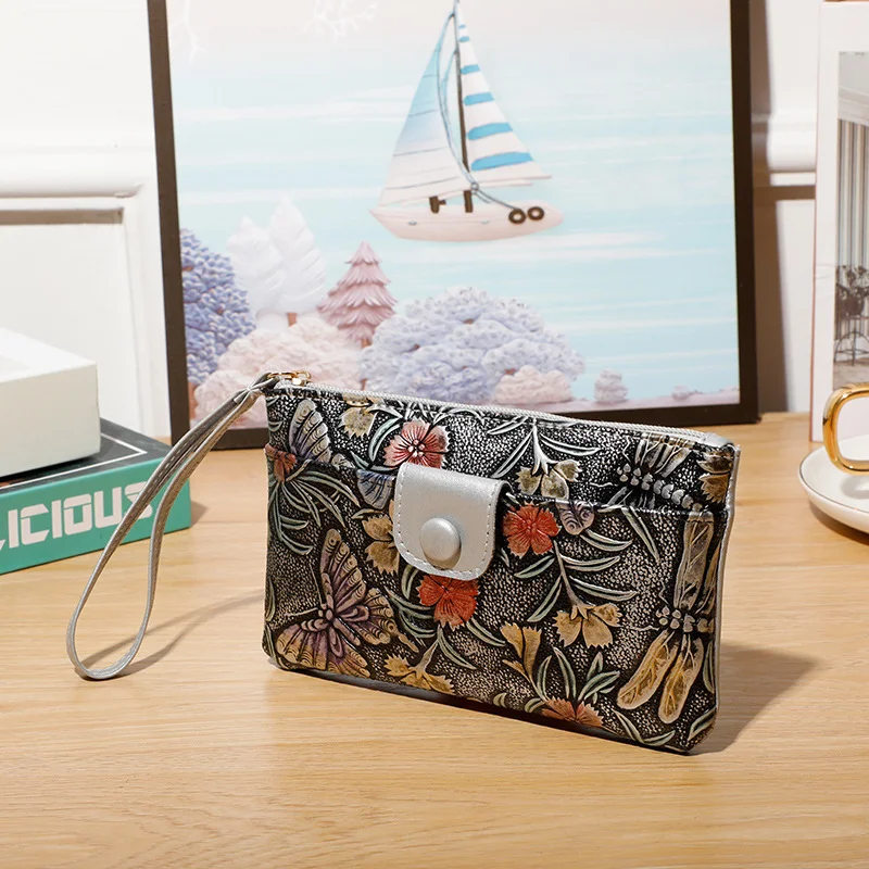 Fashion Trendy Versatile Pattern Retro Practical Waterproof Wear-Resistant Large Capacity Personalized Ladies Clutch Bag
Fashion Trendy Versatile Pattern Retro Practical Waterproof Wear-Resistant Large Capacity Personalized Ladies Clutch Bag