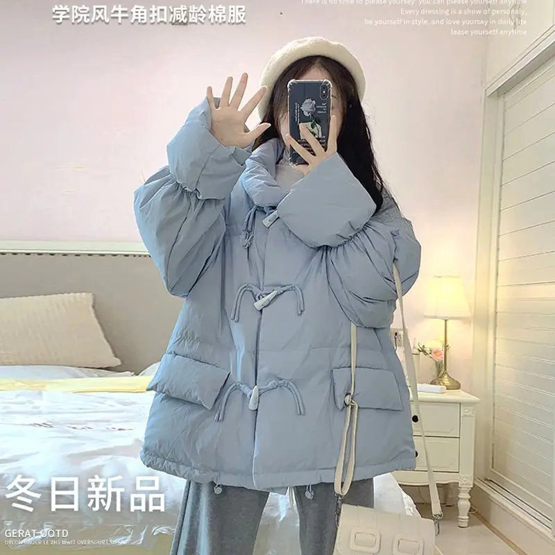 2023 Korean Gentle Stand Collar Cotton-padded Women's Winter New Ins Fashion Niche Design Bread Coat Coat
2023 Korean Gentle Stand Collar Cotton-padded Women's Winter New Ins Fashion Niche Design Bread Coat Coat