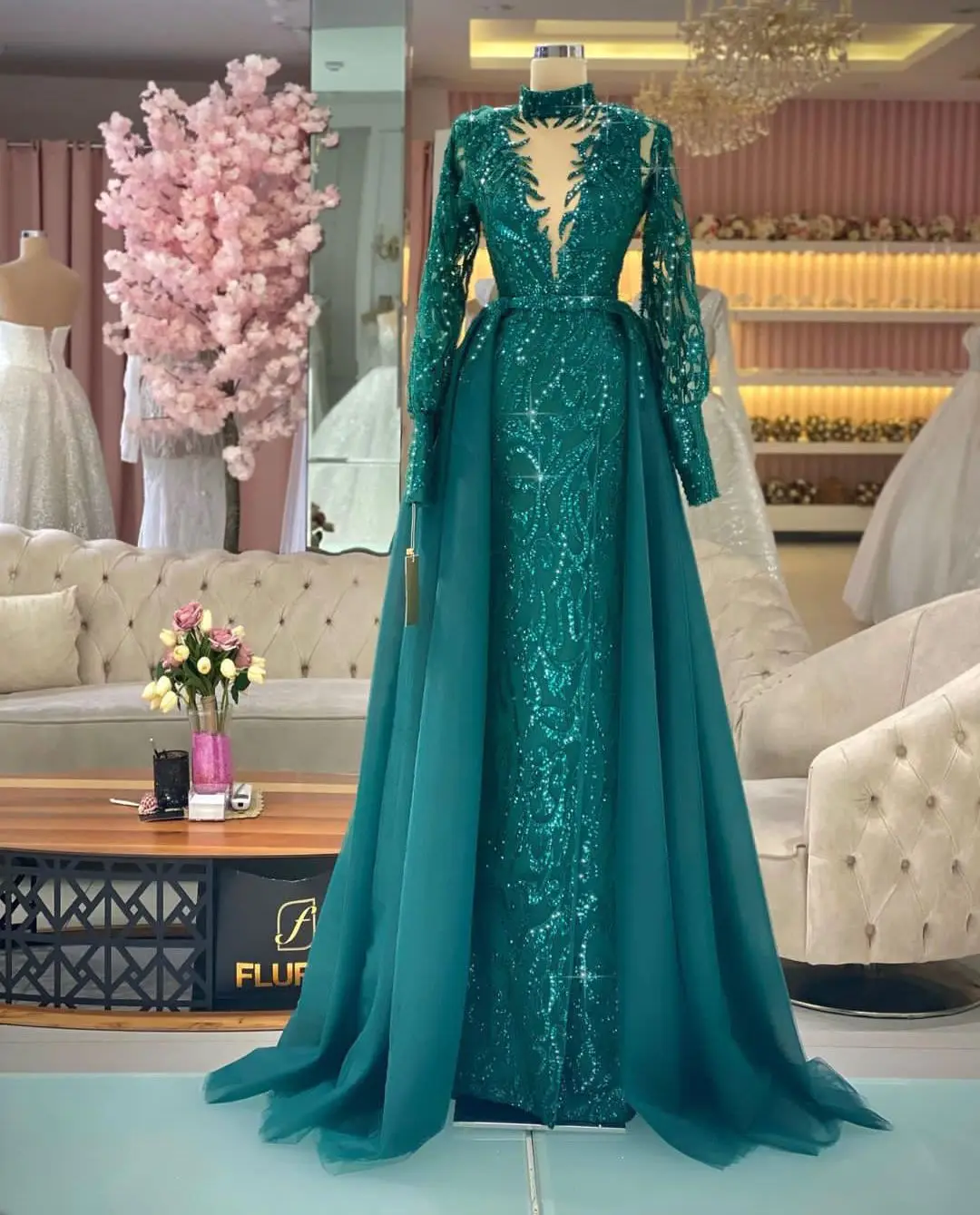 

Exquisite Prom Dresses Long Sleeves V Neck Halter Appliques Sequins BeadedDetachable Train Evening Dresses Plus Size Custom Made