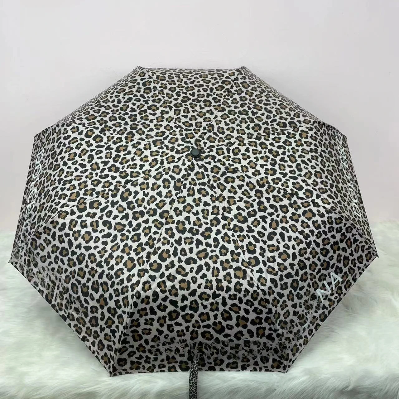 Light Luxury Folding Automatic Umbrella Leopard Pattern Design Windproof UV Resistant Automatic Portable Umbrella Women's Gift
Light Luxury Folding Automatic Umbrella Leopard Pattern Design Windproof UV Resistant Automatic Portable Umbrella Women's Gift