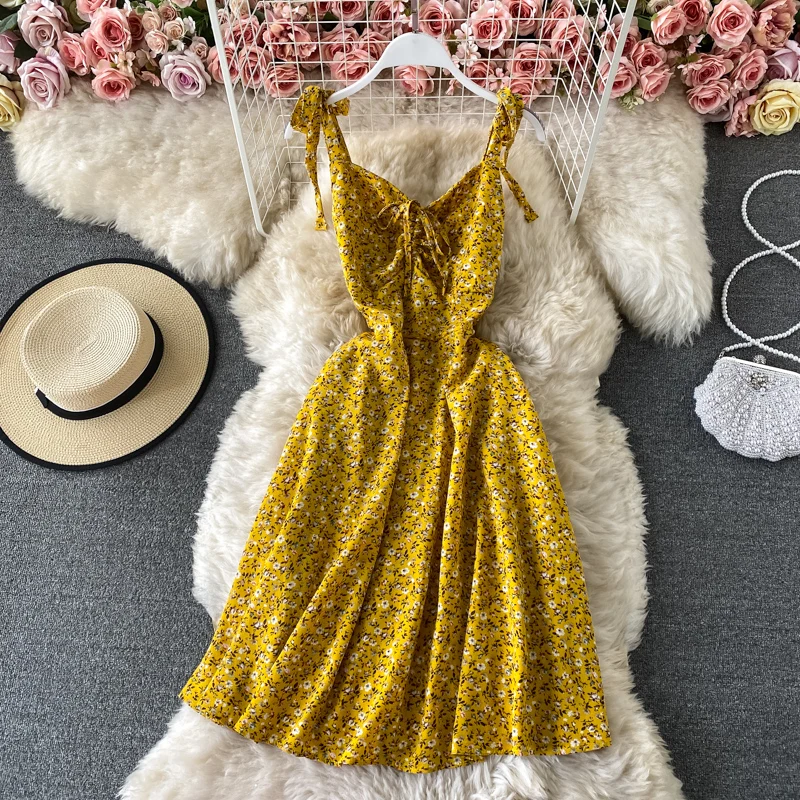 Korean Floral Chiffon Dress Women's Summer New Style V-neck Waist Close Show Thin Super Fairy Flower A-line Skirt Sling Skirt
Korean Floral Chiffon Dress Women's Summer New Style V-neck Waist Close Show Thin Super Fairy Flower A-line Skirt Sling Skirt