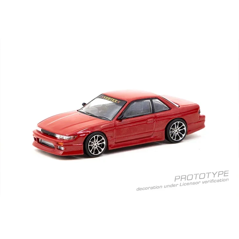 Tarmac работает 1:64 VERTEX Silvia S13 красная коллекция металлических литых моделей автомобилей
Tarmac работает 1:64 VERTEX Silvia S13 красная коллекция металлических литых моделей автомобилей
