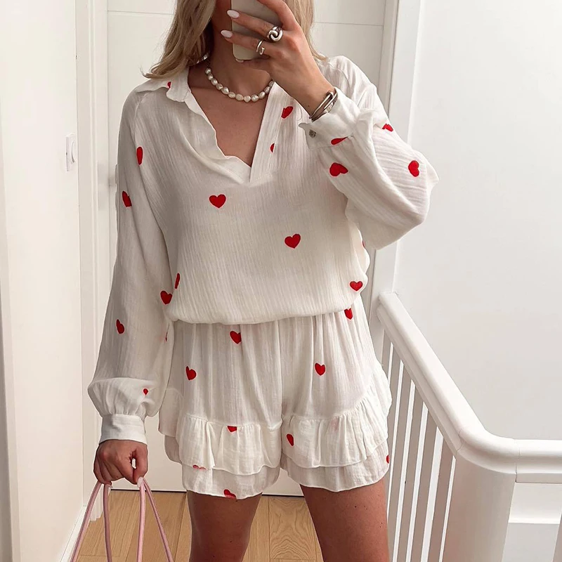 Sweet Red Heart Print Two Piece Set for Women Spring Long Sleeve V-neck Top+Ruffle Shorts Outfit Summer Casual Loose Office Suit
Sweet Red Heart Print Two Piece Set for Women Spring Long Sleeve V-neck Top+Ruffle Shorts Outfit Summer Casual Loose Office Suit