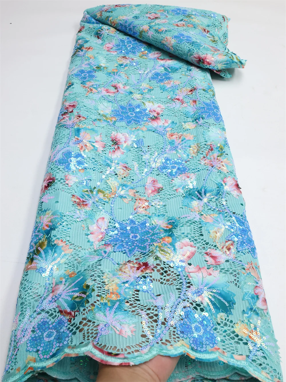 Latest African Velvet Sequined Lace Fabric High Quality Embroidery Nigerian French Mesh Lace Fabric For Wedding Dress LY1480
Latest African Velvet Sequined Lace Fabric High Quality Embroidery Nigerian French Mesh Lace Fabric For Wedding Dress LY1480