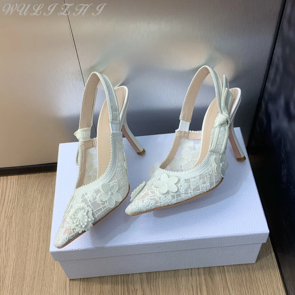 Spring New Fashion Embroidered Ladies High Heels Sandals Empty Butterfly-Knot Mixed Colors Single Shoes Lace Party Shoes Women
Spring New Fashion Embroidered Ladies High Heels Sandals Empty Butterfly-Knot Mixed Colors Single Shoes Lace Party Shoes Women