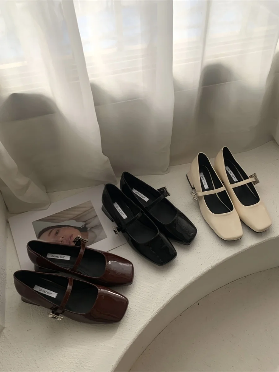 Повседневные женские туфли на низком каблуке с закрытым носком и квадратным носком, женская обувь, модные туфли в стиле ретро на каблуке, удобные туфли с ремешком с пряжкой, 2023
Повседневные женские туфли на низком каблуке с закрытым носком и квадратным носком, женская обувь, модные туфли в стиле ретро на каблуке, удобные туфли с ремешком с пряжкой, 2023