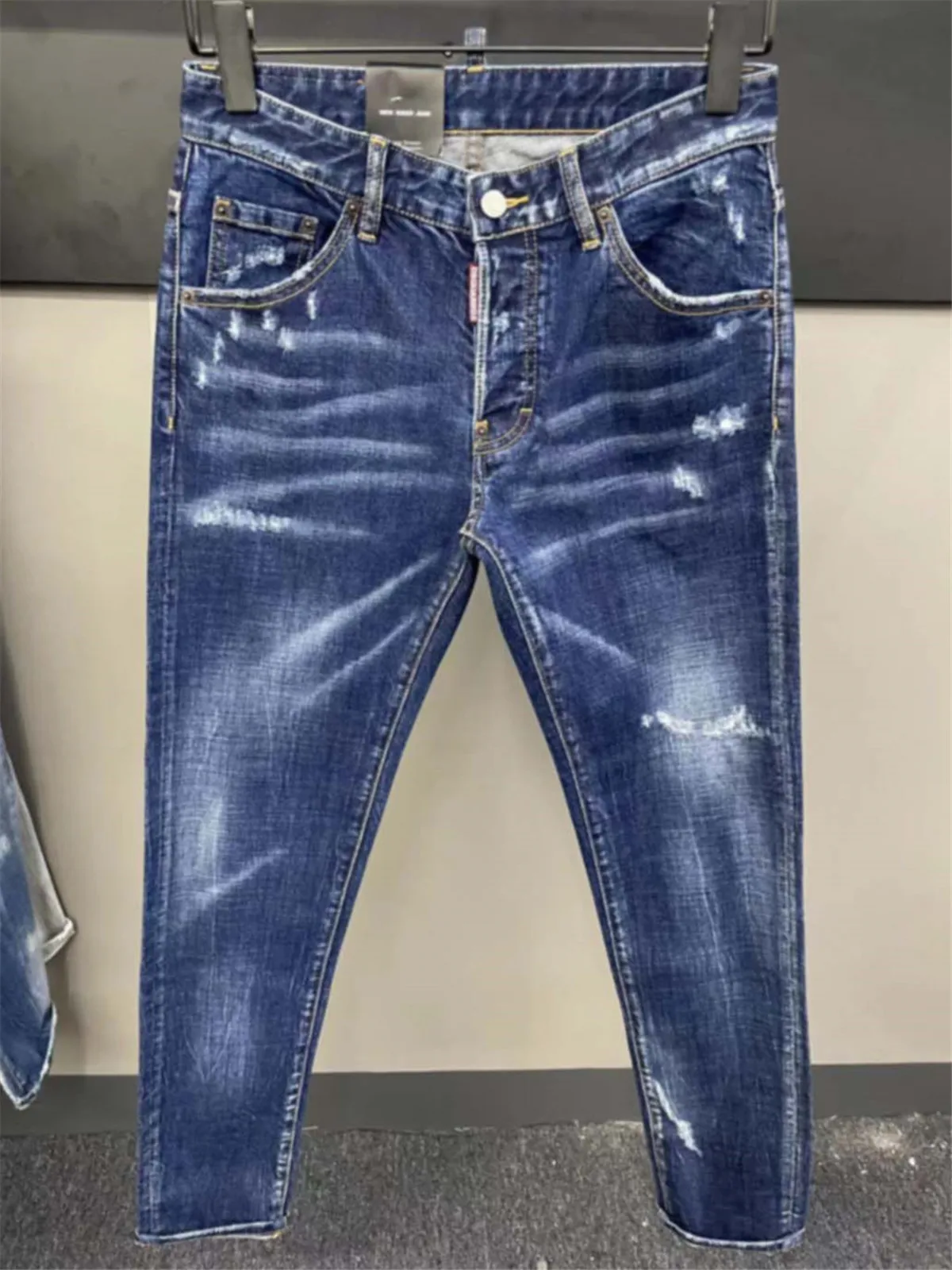 

2024 Spring/Summer New D2 Jeans Fashion Men's Washable Worn Hole Paint Print Graffiti Fashion Slim Fit Small Feet Pants