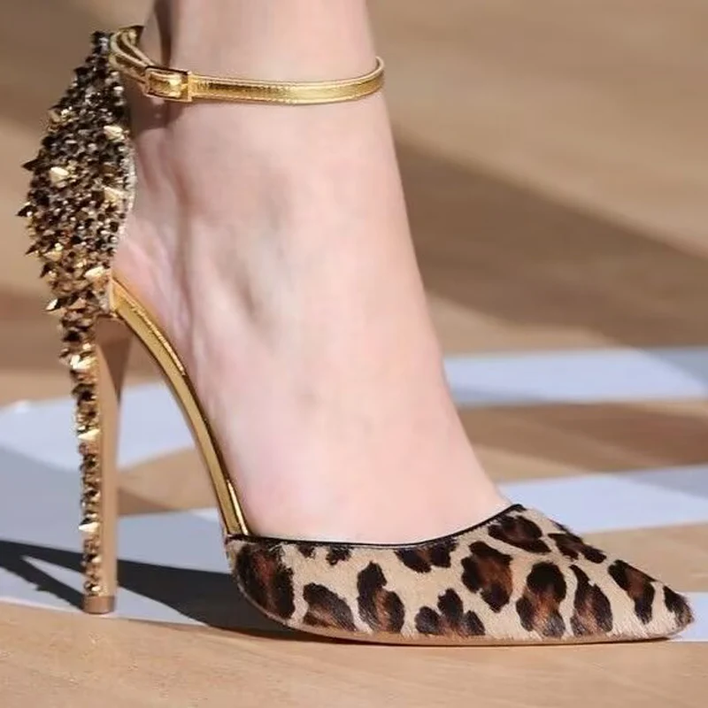 

Женская обувь с леопардовым принтом, с ремешком на щиколотке