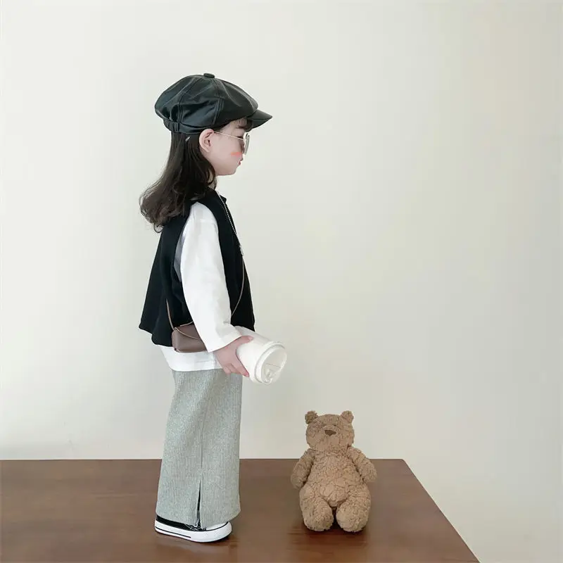 Three Pieces Fashion Spring Autumn Baby Clothes Black Vests Outwears White Shirts Undershirts Grey Wide Leg Pants
Three Pieces Fashion Spring Autumn Baby Clothes Black Vests Outwears White Shirts Undershirts Grey Wide Leg Pants