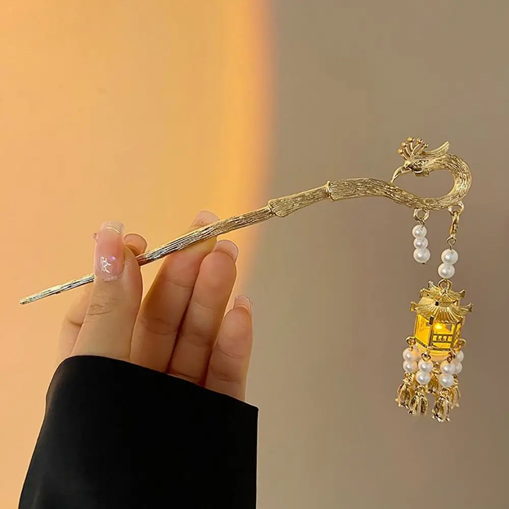 Phoenix Tail Luminous Pearl Tassel Hairpin Chinese Style Headwear Ancient Style Hairpin Glow Hairpin Hanfu Hair Sticks
Phoenix Tail Luminous Pearl Tassel Hairpin Chinese Style Headwear Ancient Style Hairpin Glow Hairpin Hanfu Hair Sticks