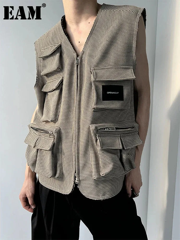 

[EAM] Women Loose Fit Plaid Pocket Spliced Big Size Vest New V-collar Sleeveless Fashion Tide Spring Autumn 2024 1DF1049