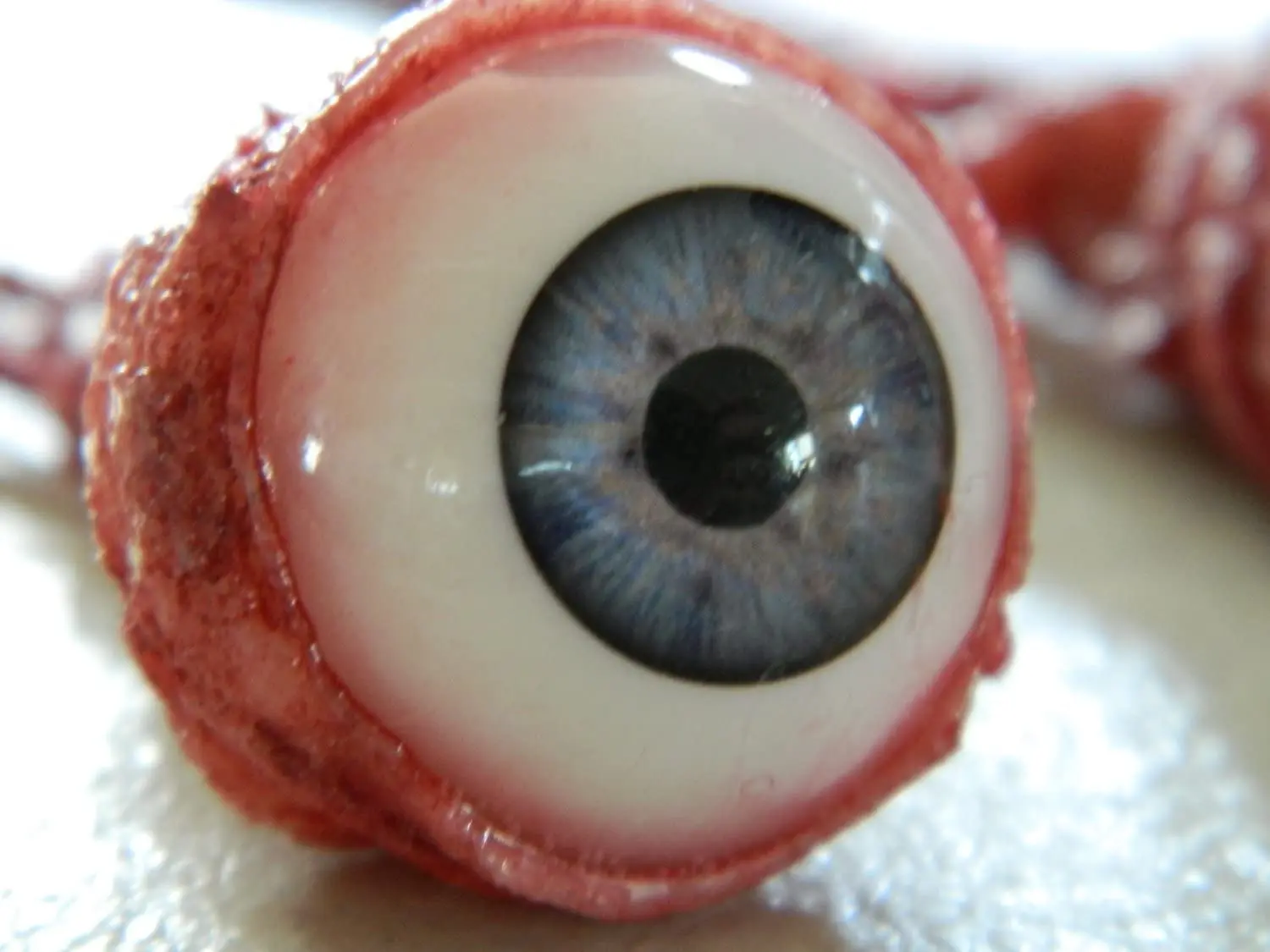 Ripped Resin Out Eye Simulation Props, Realistic Life Size, Bloody Holiday, DIY Decorations, Halloween, 1Pc
Ripped Resin Out Eye Simulation Props, Realistic Life Size, Bloody Holiday, DIY Decorations, Halloween, 1Pc