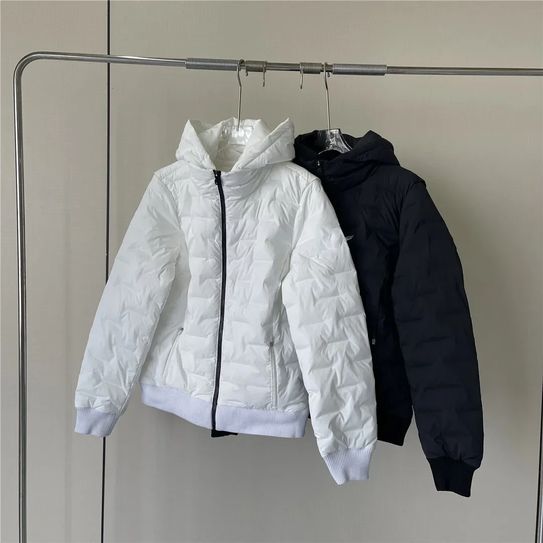Golf women's winter down jacket, windproof and warm hat, detachable sports elastic golf women's clothing
Golf women's winter down jacket, windproof and warm hat, detachable sports elastic golf women's clothing