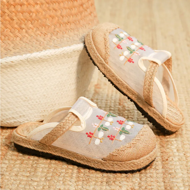 Fashion Outside Slippers For Women Casual Shoes Flat Cotton and linen Slippers Womans Mules Retro Embroider Leisure Female Shoes
Fashion Outside Slippers For Women Casual Shoes Flat Cotton and linen Slippers Womans Mules Retro Embroider Leisure Female Shoes
