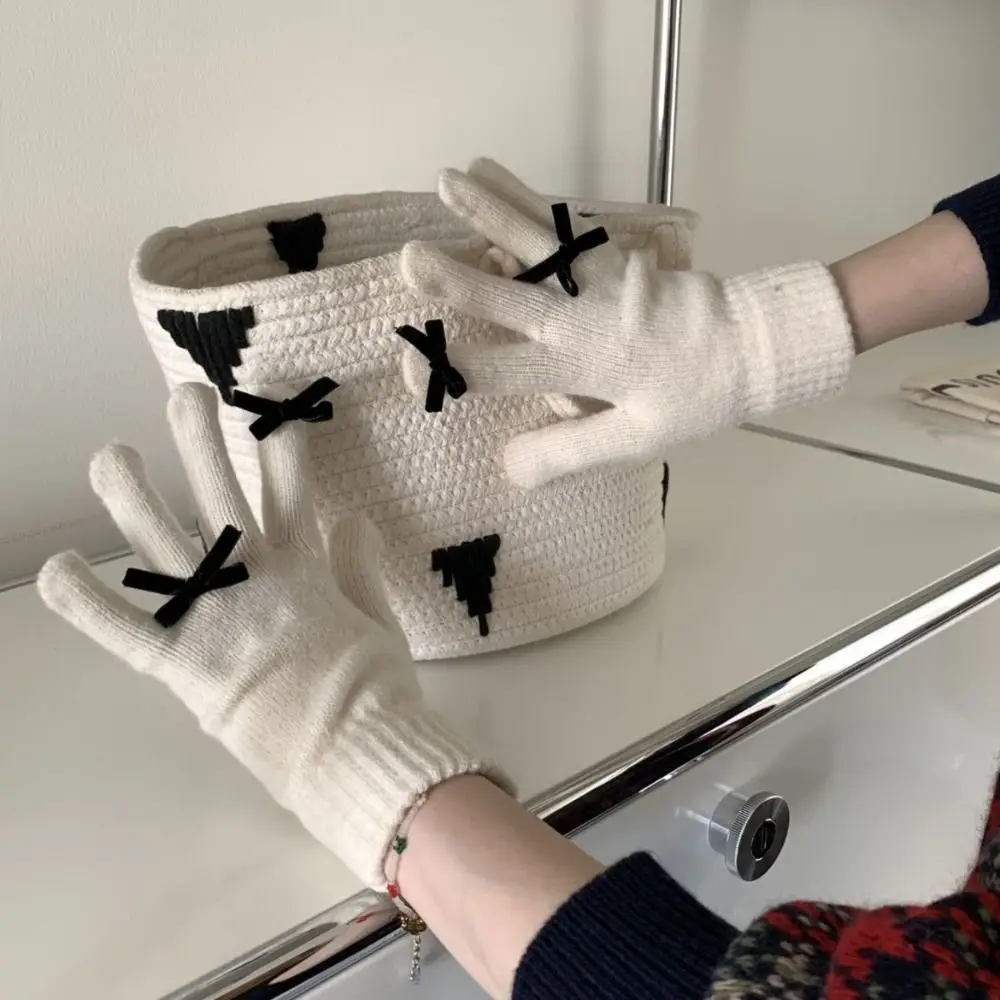 1Pair y2k Warm Gloves New Cold-proof Rabbit Fur Knitted Gloves Bow Finger-leaking Touch Screen Gloves Women
1Pair y2k Warm Gloves New Cold-proof Rabbit Fur Knitted Gloves Bow Finger-leaking Touch Screen Gloves Women