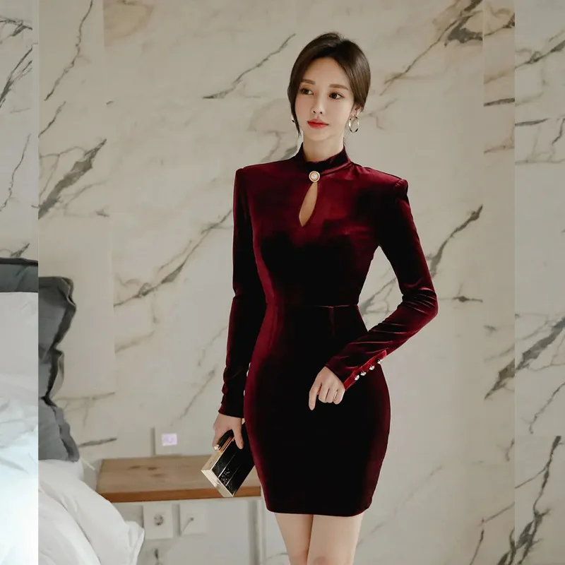 Golden Velvet Sexy Short Dresses Long Sleeve Hollow Out Pencil Mini Dress Autumn and Winter New Cinch in the Waist Red Dress
Golden Velvet Sexy Short Dresses Long Sleeve Hollow Out Pencil Mini Dress Autumn and Winter New Cinch in the Waist Red Dress