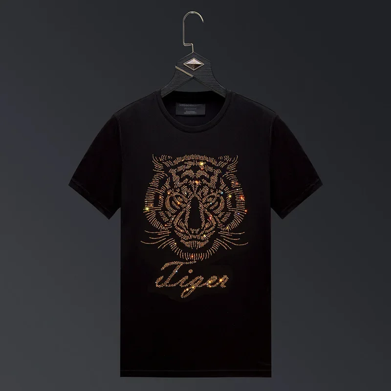 2024 Tiger Rhinestones T Shirts Men Brand Fashion Top Streetwear O Neck Short Sleeve Slim Modal Cotton Tshirts Man Plus Size 6XL
2024 Tiger Rhinestones T Shirts Men Brand Fashion Top Streetwear O Neck Short Sleeve Slim Modal Cotton Tshirts Man Plus Size 6XL