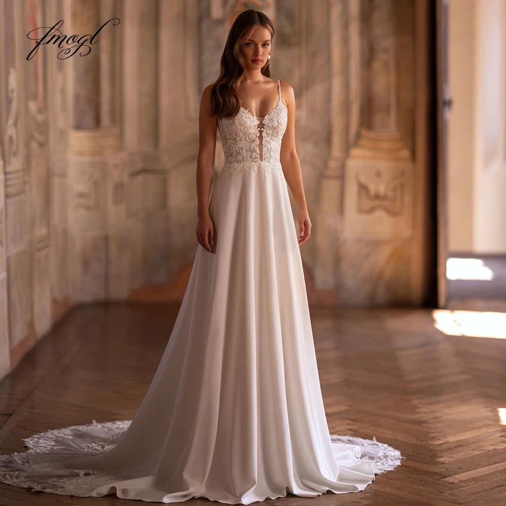 Fmogl Elegant Sweetheart Spaghetti Straps Vintage Wedding Dresses Delicate Appliques Beaded Court Train A Line Bridal Gown
Fmogl Elegant Sweetheart Spaghetti Straps Vintage Wedding Dresses Delicate Appliques Beaded Court Train A Line Bridal Gown