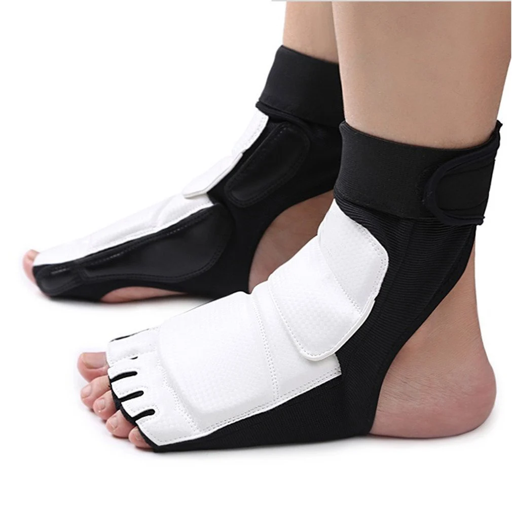 CTHOPER Foot Protector Gear Leather Feet Guard Ankle Support for Men Women Kids TaekwondoTraining Boxing Kickboxing Punch Bag Ma
CTHOPER Foot Protector Gear Leather Feet Guard Ankle Support for Men Women Kids TaekwondoTraining Boxing Kickboxing Punch Bag Ma