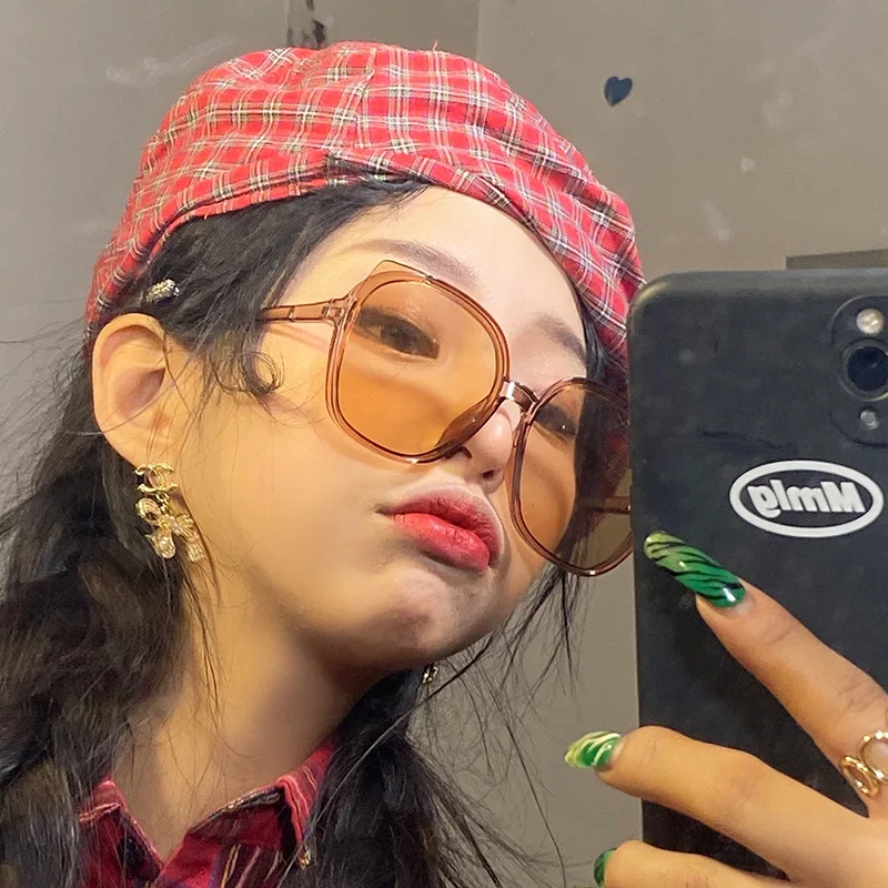 New Arrival 2021 Fashion round Sunglasses Women Vintage Mirror Classic cat eye Sun Glasses Female cute glasses Oculos De Sol
New Arrival 2021 Fashion round Sunglasses Women Vintage Mirror Classic cat eye Sun Glasses Female cute glasses Oculos De Sol