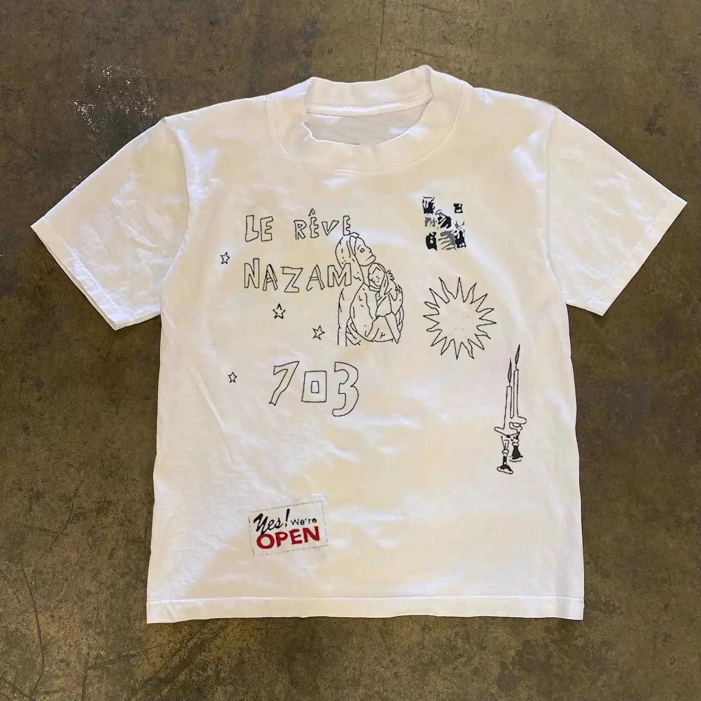 Heavy cotton American graffiti print Hong Kong style couples short-sleeved T-shirt niche summer round neck tops T-shirt y2k emo
Heavy cotton American graffiti print Hong Kong style couples short-sleeved T-shirt niche summer round neck tops T-shirt y2k emo