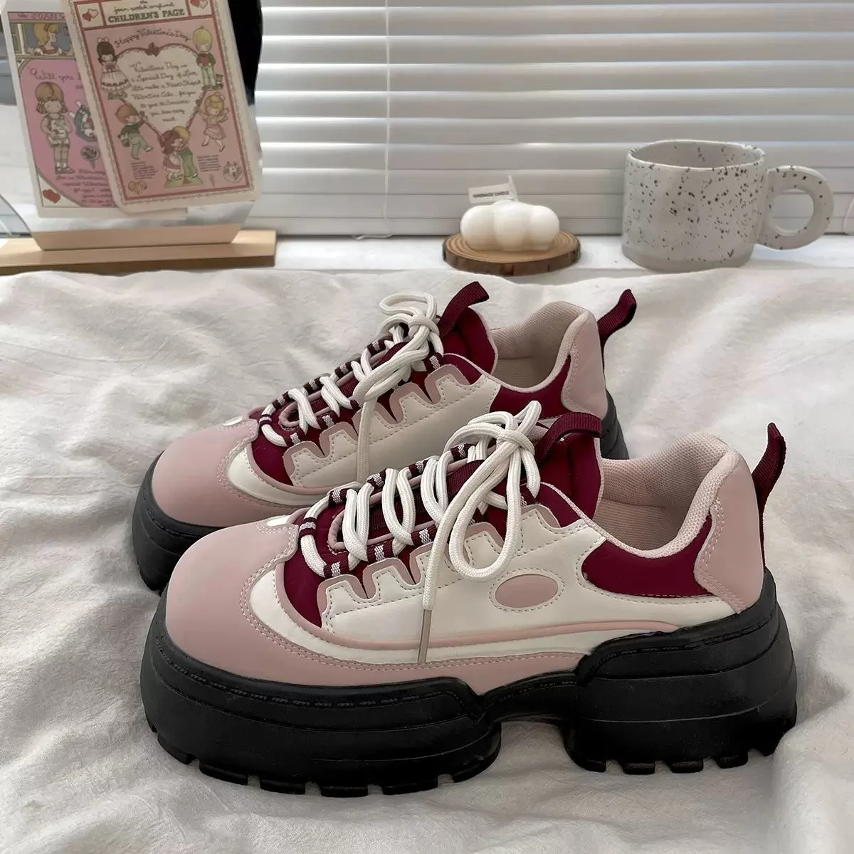 2023 Spring New Platform Designer Women's Sports Shoes Korean Fashion Brand Casual Shoes Chunky Outdoor Walking Female Shoes
2023 Spring New Platform Designer Women's Sports Shoes Korean Fashion Brand Casual Shoes Chunky Outdoor Walking Female Shoes