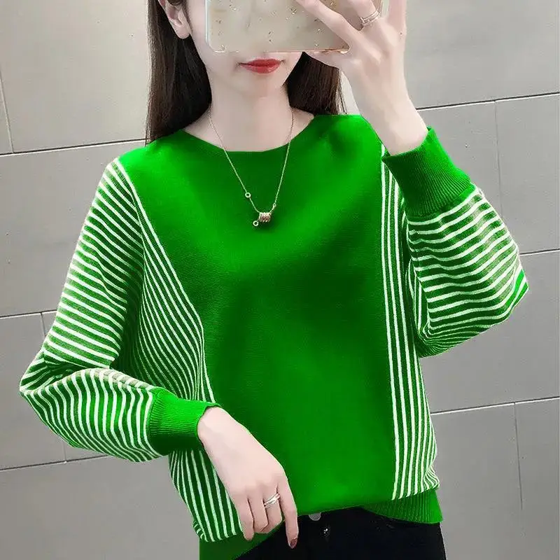 2022 Autumn Winter New Women's Korean Fashion Style Stripe Splicing Loose O Neck Sweater Leisure Bat Sleeve Tops Female Pullover
2022 Autumn Winter New Women's Korean Fashion Style Stripe Splicing Loose O Neck Sweater Leisure Bat Sleeve Tops Female Pullover