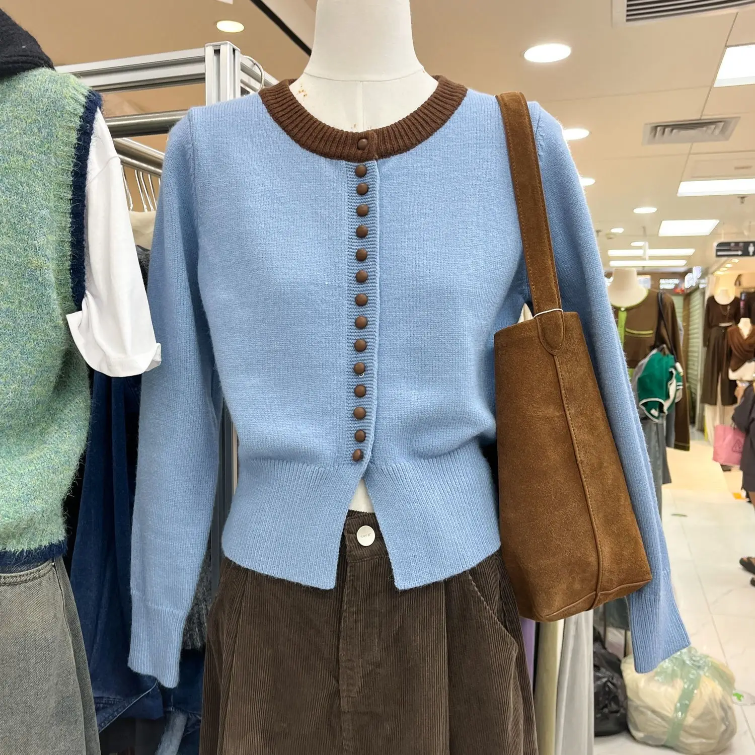 2024 Autumn Winter New Women Long Sleeve Knit Coats Female O-neck Sweater Jackets Ladies Slim Round Neck Cardigan Overcoats Z479
2024 Autumn Winter New Women Long Sleeve Knit Coats Female O-neck Sweater Jackets Ladies Slim Round Neck Cardigan Overcoats Z479