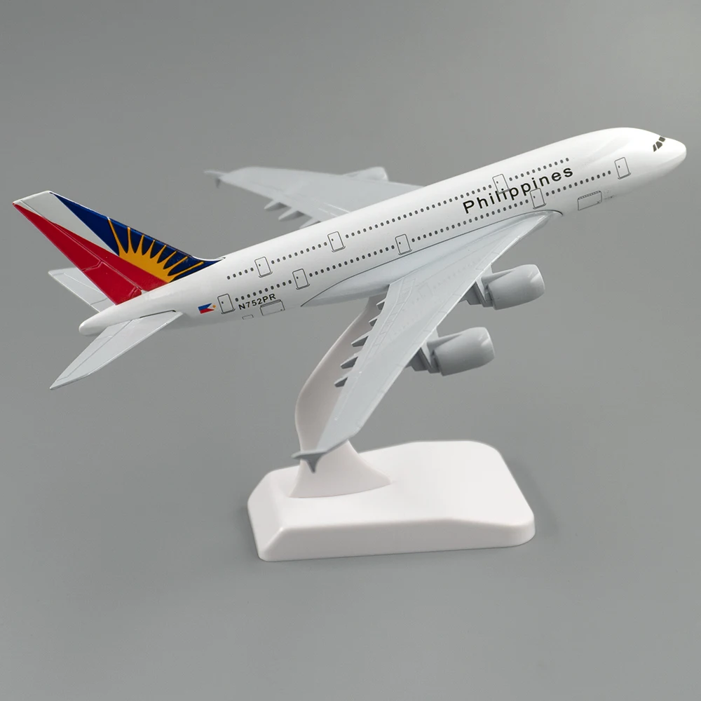 Самолет из сплава 18 см, модель самолета аэробуса A380 филиппинских авиакомпаний, игрушки для детей, подарок для коллекции украшений, 1/400
Самолет из сплава 18 см, модель самолета аэробуса A380 филиппинских авиакомпаний, игрушки для детей, подарок для коллекции украшений, 1/400