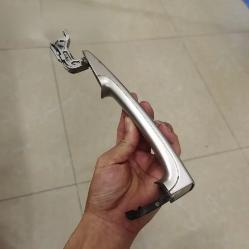 Left And Right Front Induction Outer Pullers For BMW X5 X6 E70 E71 E90 E92 E93
Left And Right Front Induction Outer Pullers For BMW X5 X6 E70 E71 E90 E92 E93