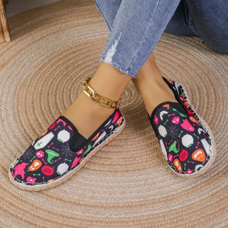 2023 New Cartoon Flat Shoes Printed Comfortable Breathable Cloth Shoes Medical Nurse Shoes Women's Slip-on Flats Large Size36-43
2023 New Cartoon Flat Shoes Printed Comfortable Breathable Cloth Shoes Medical Nurse Shoes Women's Slip-on Flats Large Size36-43