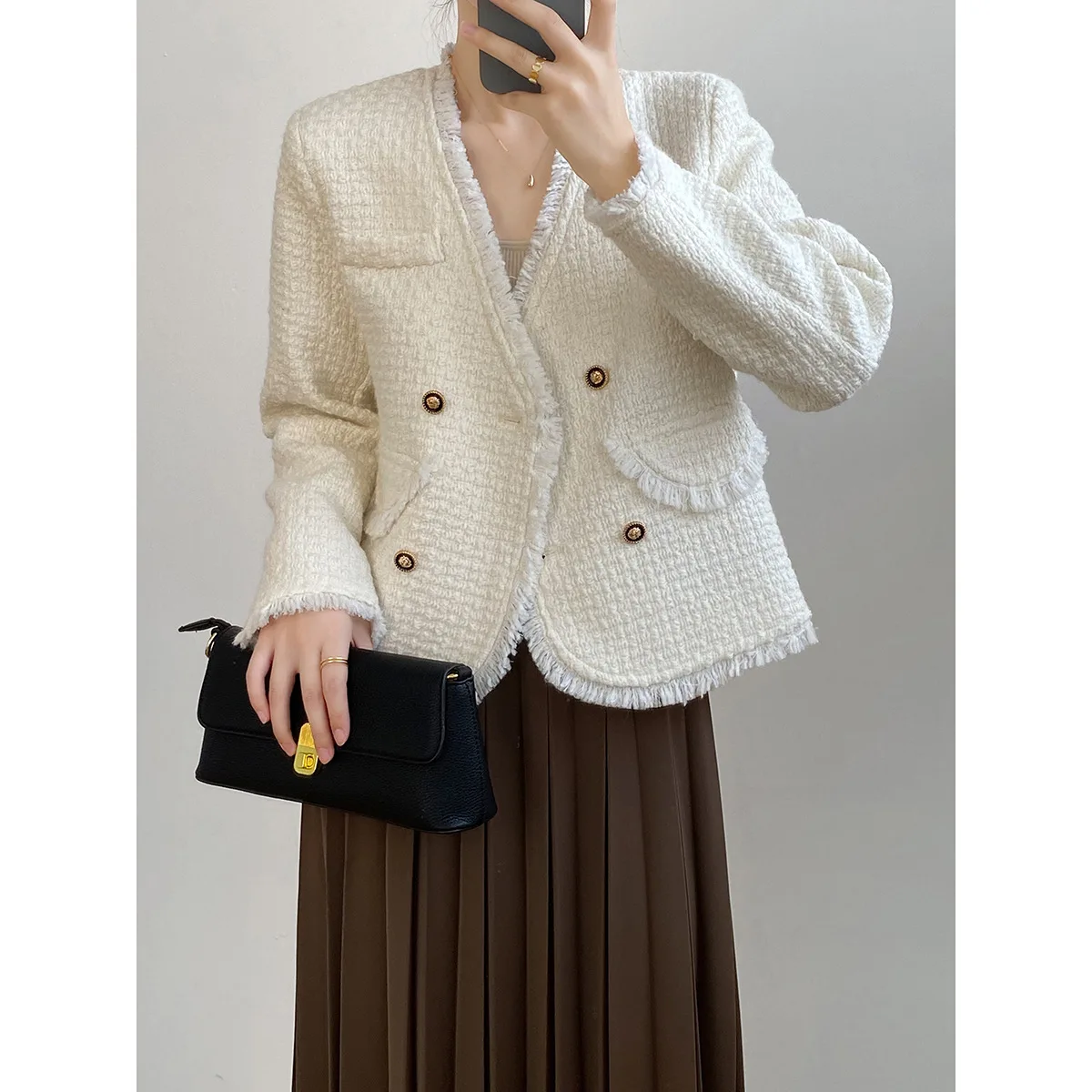 Coarse Flower Jacket Female 2022 Fall New Fringe Temperament Celebrity Short Section V-Neck Tops
Coarse Flower Jacket Female 2022 Fall New Fringe Temperament Celebrity Short Section V-Neck Tops