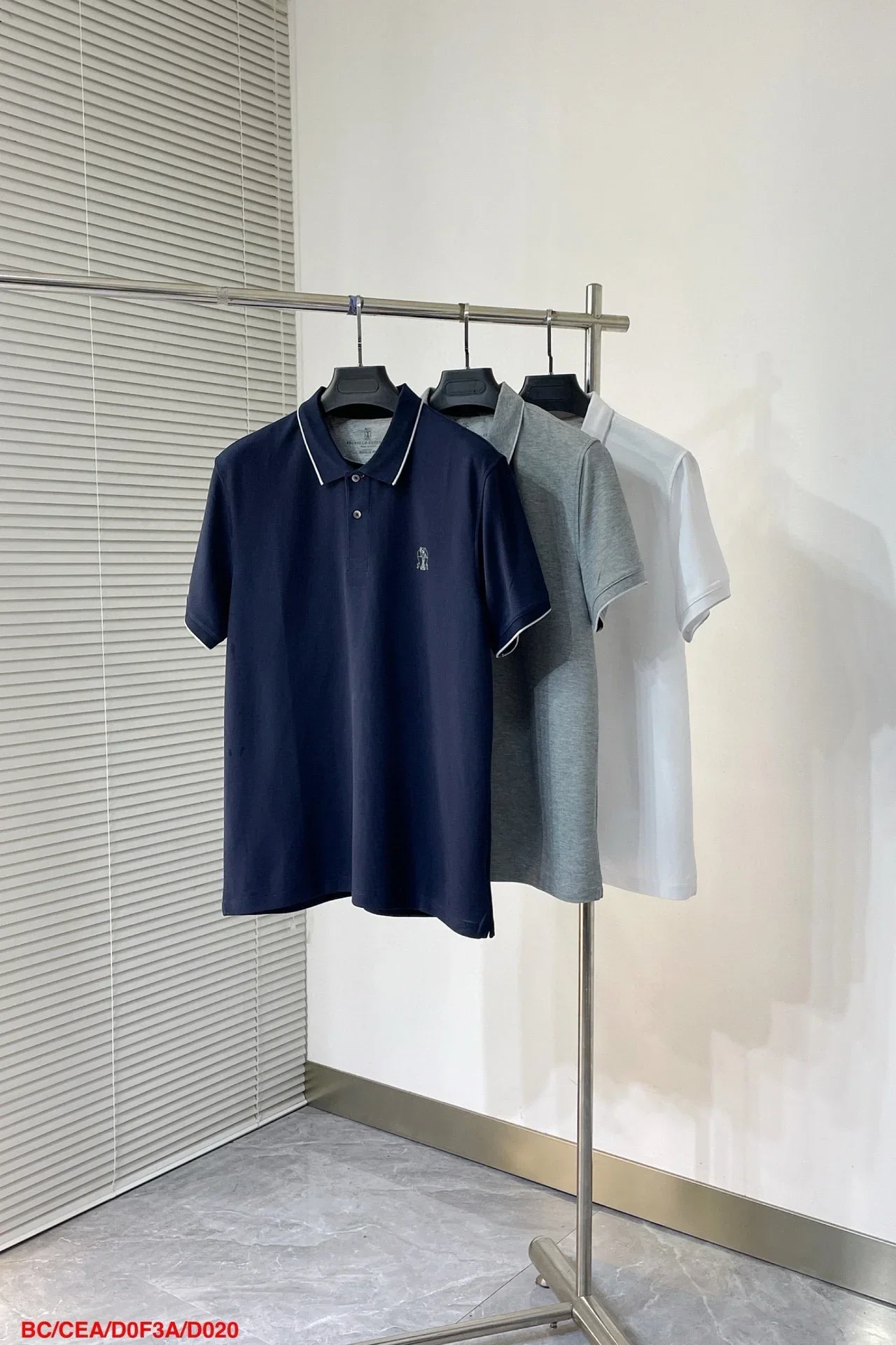 2024 SIJITONGDA Shirt silk men 2024 summer new short sleeve breathable thin embroidery quality big size M-5XL
2024 SIJITONGDA Shirt silk men 2024 summer new short sleeve breathable thin embroidery quality big size M-5XL