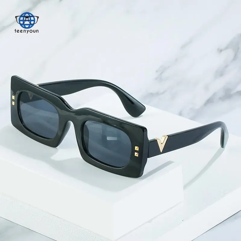 Teenyoun New Shades Narrow Frame Fashion Luxury Brand Punk Women's Fashion Mirror Legs V-shaped Sunglasses Sun Glasses
Teenyoun New Shades Narrow Frame Fashion Luxury Brand Punk Women's Fashion Mirror Legs V-shaped Sunglasses Sun Glasses