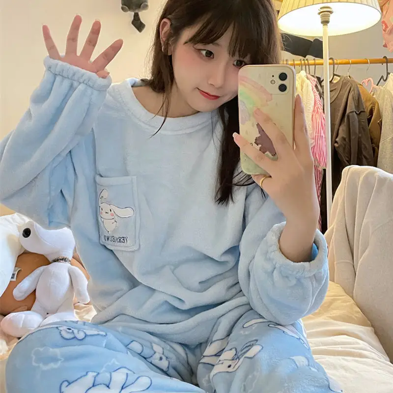 Пижама Hello Kitty Kawaii Sanrios серия Cinnamoroll My Melody Kuromi 2022 осень/зима новая милая мультяшная плюшевая Домашняя одежда из аниме
Пижама Hello Kitty Kawaii Sanrios серия Cinnamoroll My Melody Kuromi 2022 осень/зима новая милая мультяшная плюшевая Домашняя одежда из аниме