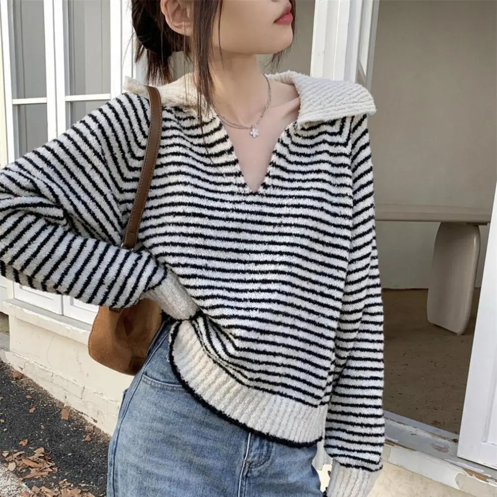 Lightweight Sweater Chic Striped Knit Sweater Cozy V Neck Pullover for Women for Fall Winter with Retro Lady Style Long-sleeved
Lightweight Sweater Chic Striped Knit Sweater Cozy V Neck Pullover for Women for Fall Winter with Retro Lady Style Long-sleeved
