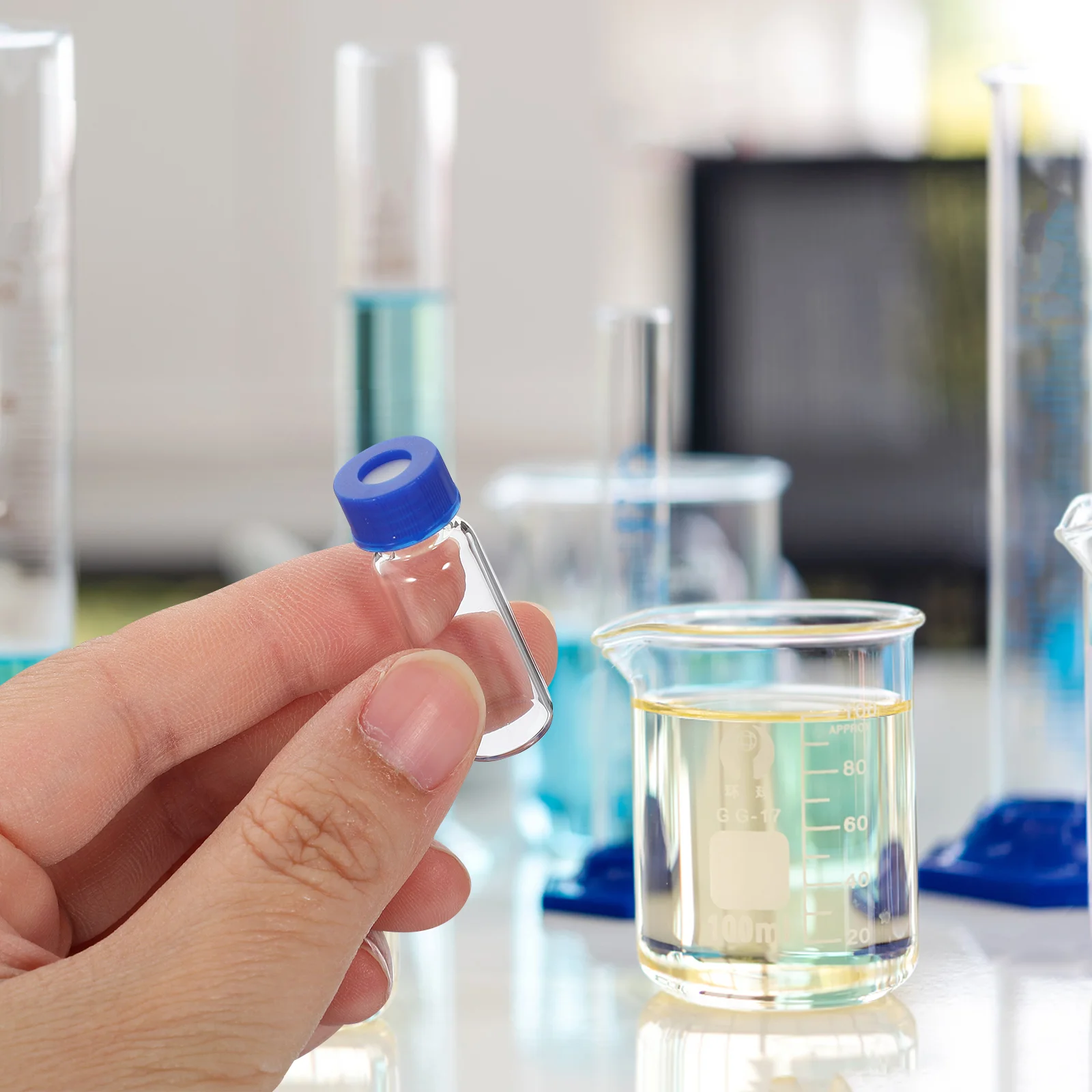 Прозрачные маленькие стеклянные бутылки, 2 мл, маленькие банки, пустые маленькие бутылки с отверстием для весы, флаконы для отбора проб, крышки, контейнер для образцов «сделай сам», косметический порошок
Прозрачные маленькие стеклянные бутылки, 2 мл, маленькие банки, пустые маленькие бутылки с отверстием для весы, флаконы для отбора проб, крышки, контейнер для образцов «сделай сам», косметический порошок