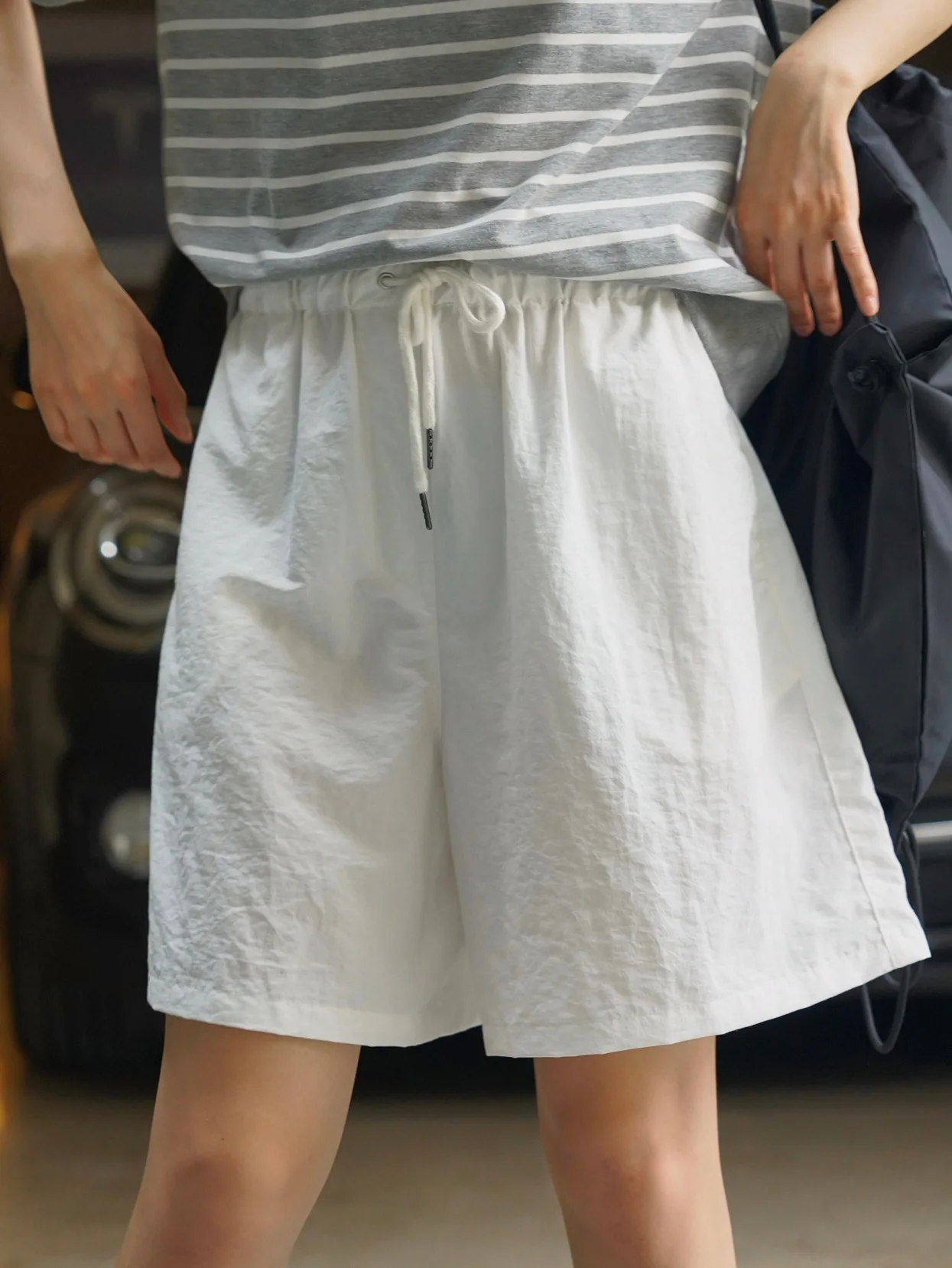 Летние женские повседневные однотонные свободные облегающие шорты с высокой талией
Летние женские повседневные однотонные свободные облегающие шорты с высокой талией