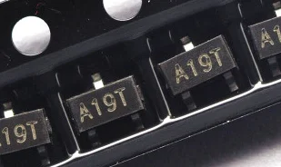 Набор микросхем AO3401A X16V SOT23, 10 шт., оригинальный чипсет с интегральной схемой 4,2 а/30 в
Набор микросхем AO3401A X16V SOT23, 10 шт., оригинальный чипсет с интегральной схемой 4,2 а/30 в