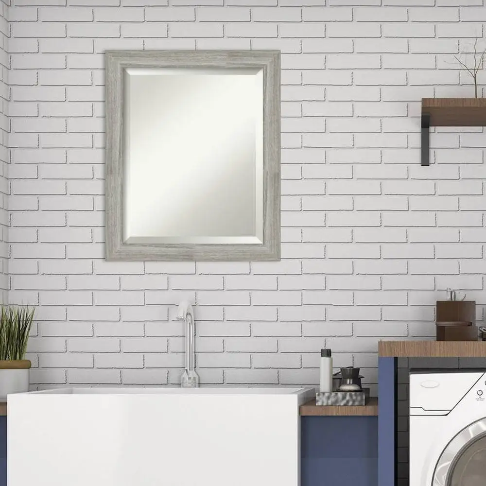 

Скошенное настенное зеркало Dove Graywash, деревенский стиль, цвет серый, рама для ванной 19,5x23,5 дюймов, рама из потертого дерева