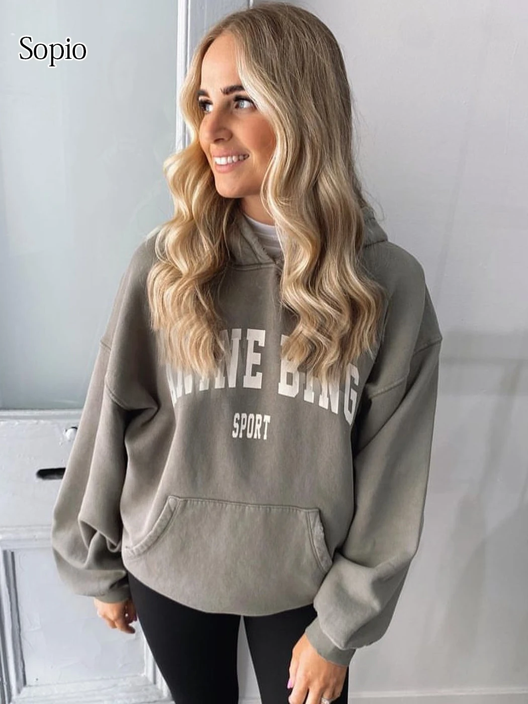 Letter Print Classic Fashion Hoodies For Winter Autumn Cotton Pocket Fashion Female Sweatshirts Streetwear Luxury Pullover
Letter Print Classic Fashion Hoodies For Winter Autumn Cotton Pocket Fashion Female Sweatshirts Streetwear Luxury Pullover